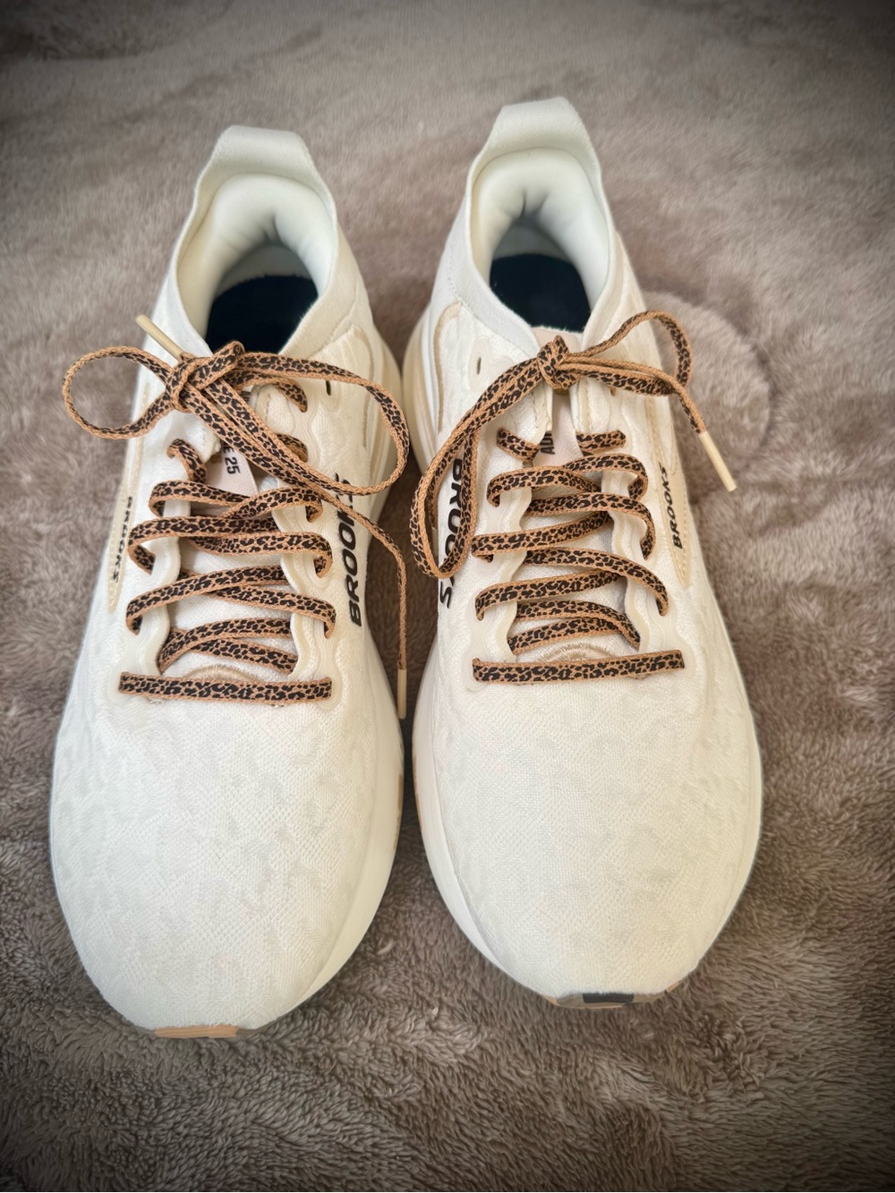 Brooks White & Tan Women's Running Sneakers - Picture 2 of 10